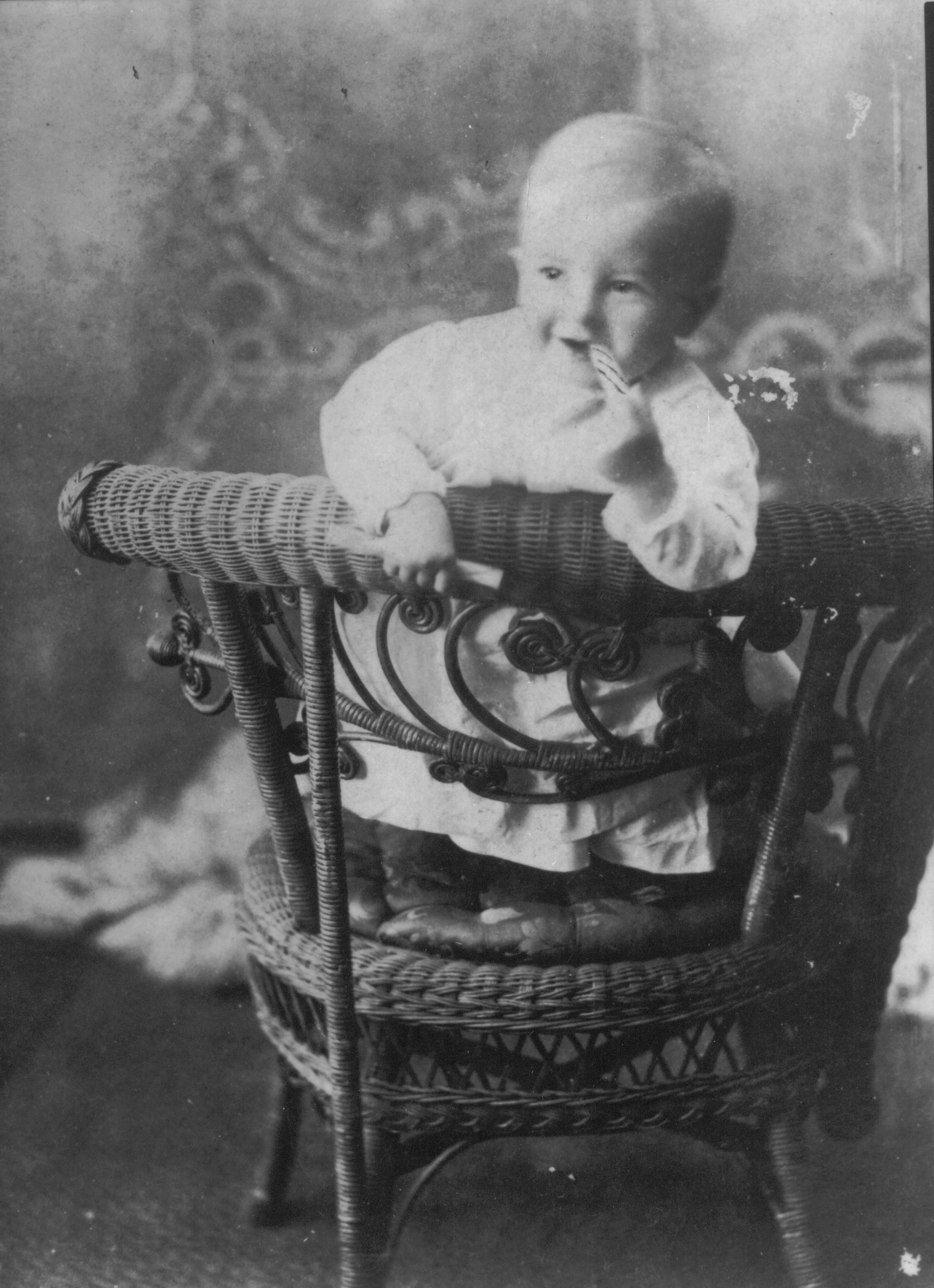 Faulkner as a child in New Albany, Mississippi 